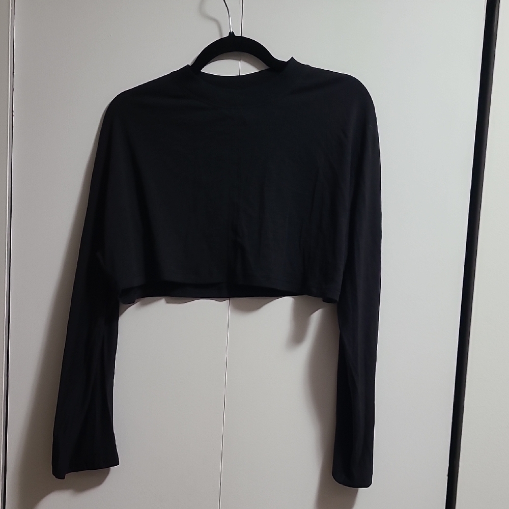 lululemon athletica Black Long Sleeve Crop Top